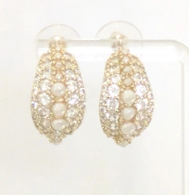 Pendientes de aro Kendra Scott chapados en oro circonita cúbica incrustada en C con perlas con DB Foto 1 de 4