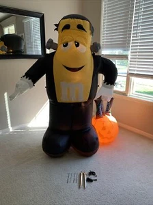RARE Gemmy 6’ Lighted Yellow M & M’ SNICKERS Airblown Halloween Inflatable - Picture 1 of 6