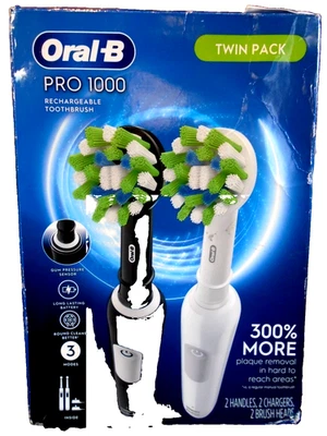 Oral-B Pro 1000 аккумуляторная электрическая зубная щетка - черно-белая двойная упаковка - Изображение 1 из 4