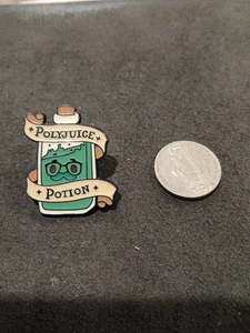 Prendedor esmalte poción polijugo Harry Potter - Imagen 1 de 2