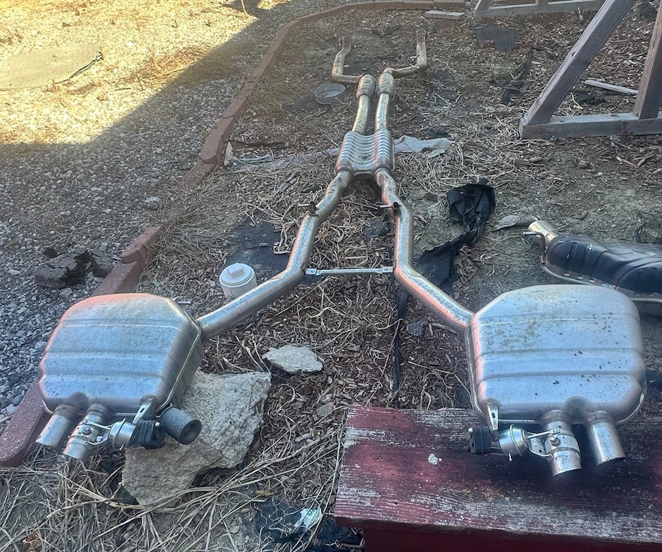 BMW 750li 2013 silenciador completo fabricante de equipos originales Foto 1 de 2