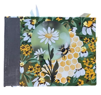 Livro de recortes feito à mão jornal lixo 'Margaridas e abelhas' envelope álbum 6”x 4,5” - Imagem 1 de 4