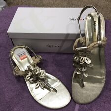 NEW  STYLE & CO.  Blaney Light Gold T-Strap  Sandals Wms sz 8.5