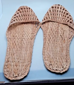 Vintage gewebte Gras Wasser Hausschuhe Slipper Woolworth 37 Cent auf Etikett - Bild 1 von 3