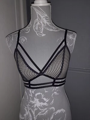 New Look Black & Nude Fishnet Bralette Set 8-10 - Image 1 of 4