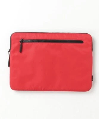 Incase Compact Sleeve in Flight Nylon for MacBook Pro and Air 13" - Image 1 of 4