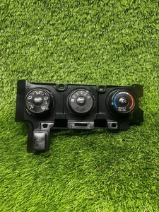 09 10 2009 2010 Pontiac Vibe Temperature Climate Control Dash A/C Heat AC - Picture 1 of 9