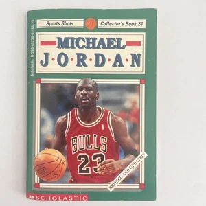 Libro de coleccionista Michael Jordan 1994 Scholastic Sports Shots 24 toros de bolsillo - Imagen 1 de 2