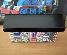 1999 Learning Curve Wooden Thomas Train James Goes Buzz Buzz Bee Keepers House!