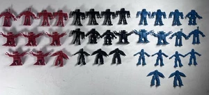LOTE DE 35 ROBOTS ROGUN DE PLÁSTICO ARCO AÑOS 80 Mech Rojo Negro Azul - Imagen 1 de 4