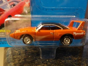 1970 PLYMOUTH SUPERBIRD 2000 JOHNNY LIGHTNING HIGH PERFORMANCE MOPAR 1:64 - Picture 1 of 2