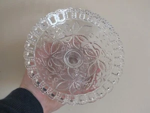 + Ancienne coupe présentoir en cristal moulé feuilles, bords dentelés + - Imagen 1 de 7