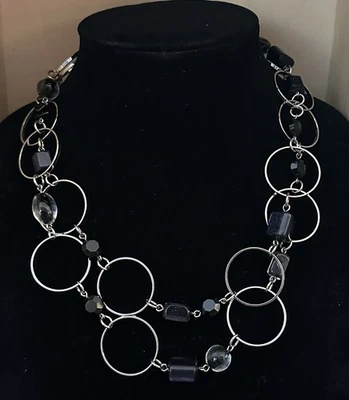 Hermoso Collar Lia Sophia Tono Plata Polvo de Luna 42-45" Piedra Dorada y Ónix Foto 1 de 4
