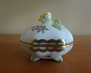 Vintage Herend Ivory Multicolor Floral & Butterfly Lidded Stamped Trinket Box - Picture 1 of 9
