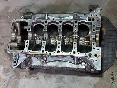 08-13 BMW E9X M3 S65 MOTOR V8 4,0 L BLOQUE CORTO DESNUDO OEM Foto 1 de 4