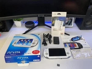 PSVita Oled Crystal White Pch 1100 Playstation Vita 3G Wifi Limited + Giochi - Imagen 1 de 24