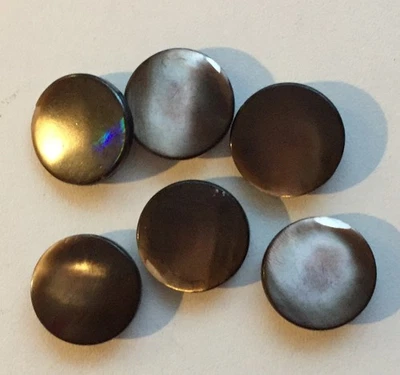 Perlmuttknöpfe, 6 braune schillernde Knöpfe, 13mm - Bild 1 von 2