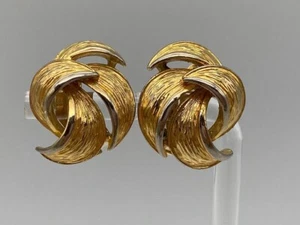 Pendientes de clip vintage con hojas remolinadas en tono dorado y plateado de GIVENCHY - Imagen 1 de 8