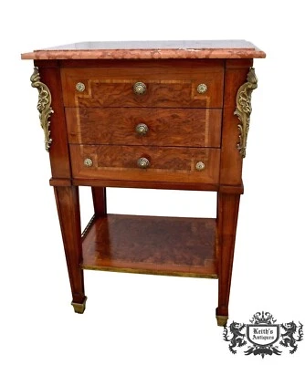 Cómoda de tres cajones con incrustaciones de mármol estilo regencia italiana vintage Foto 1 de 4