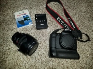 Canon EOS 60D DSLR Camera Body & Canon EF 28-135mm f/3.5-5.6 IS Lens & Accessory - Picture 1 of 6