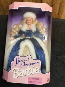BESONDERER ANLASS BARBIE BLAU WEISS WINTER OUTFIT BLOND Mattel - Bild 1 von 6
