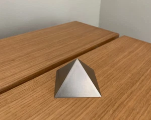 Somavedic Pure Titanium Pyramid with original pamphlets - Picture 1 of 7
