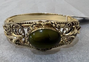 Pulsera vintage Whiting Davis ornamentada verde vidrio negro piedra bisagra pulsera etiqueta - Imagen 1 de 11