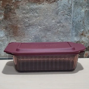 Plato de vidrio acanalado vintage Pyrex arándano púrpura pan modelo 213 S con tapa - Imagen 1 de 12