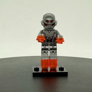 LEGO Ultimate Ultron Minifig  76032 Sh0176 Fast Shipping Slight Crack Legs - Picture 1 of 3