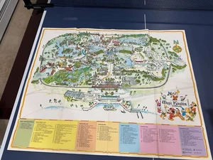 WALT DISNEY WORLD VNTG 1970er GROSSE "EIN FÜHRER ZUM MAGISCHEN KÖNIGREICH" KARTE 40" X 32" - Bild 1 von 4
