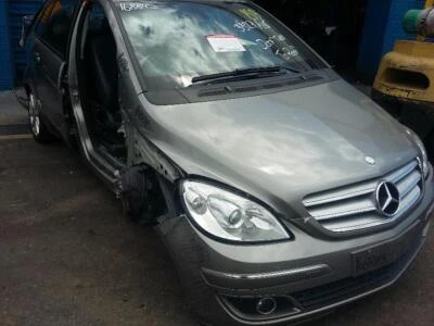 MERCEDES BENZ B CLASS W245 11/05-2012 RIGHT FOGLAMP OE 2518200856 - image 1 of 4