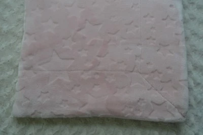 粉红色浮雕星星婴儿毯柔软毛绒安全 Lovey — 第 1/4 张图片