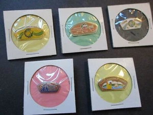 #44 Lot of 5 BSA boy scout hat pins - Picture 1 of 6