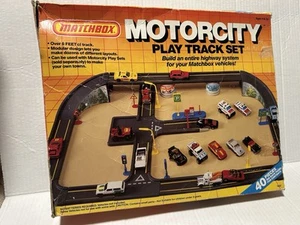 Juego de pistas de juego Matchbox Motorcity 1987 vintage RARO completo 40 piezas - Imagen 1 de 14