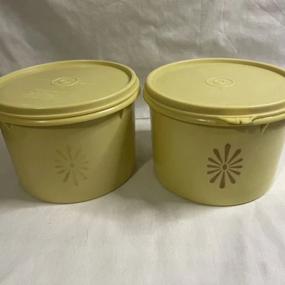 2 X Tupperware Yellow/Green Canisters 263 with Lids 238 Containers Vintage - Image 1 of 4