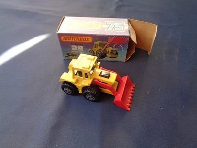 MATCHBOX COLLECT ALL 75 MODELS  SUPERFAST LESNEY TRACTOR SHOVEL NUMERO 29 - Immagine 1 di 4