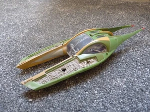2002 Star Wars attack of the clones zam wesell speeder ship toy - Picture 1 of 7
