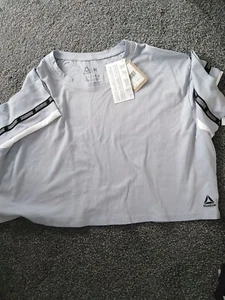 Women's Reebok Tee Size Size M - Picture 1 of 6