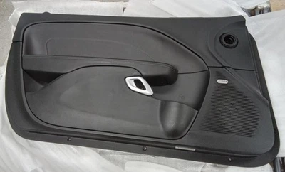 Dodge Challenger Hellcat LH 2015-2023 panel interior de la puerta del conductor izquierdo negro Foto 1 de 4