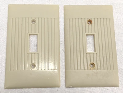 Sierra Line D-1 Acanalado Marfil Baquelita Interruptor Placa Cubiertas Lote de 2 JS Foto 1 de 4