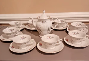 Walbrzych Polen China Teeservice 17 tlg Teekanne weiß rot Rosen Goldrand Prägung - Bild 1 von 13