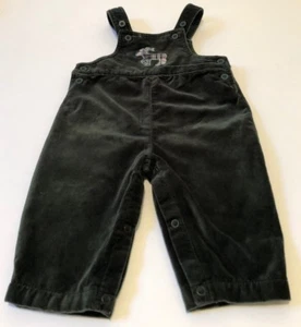 First Moments Baby Junge grün Samt Overall Rentier Gr. 6m - 9 Monate Weihnachten - Bild 1 von 6