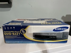 Samsung DVD/CD/MP3 Player DVD-S221 w/Box + Accessories NEW in box! - Picture 1 of 4