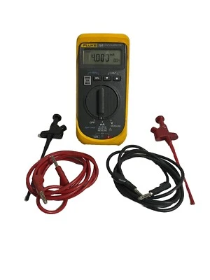FLUKE 705 LOOP CALIBRATOR - Image 1 of 3