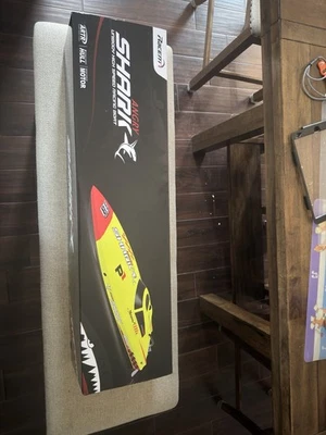 RC Boat - Volantexrc Vector PRO Angry Shark 798-2 800mm 2.4G 2CH Brushless - Image 1 of 4