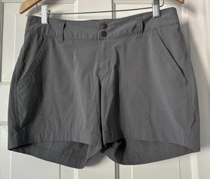 Size 10 Columbia Women's Saturday Trail 5” Omni Shade Shorts Gray Size 10 5”L - Picture 1 of 10