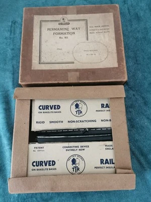 Trix Twin Railway Track No 915 Incomplete Original Box - Image 1 of 4