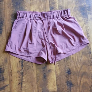 Lululemon Stroll at Sundown 3" Shorts Kirschtönung gewürzter Chai LW7BBVS Größe 6 - Bild 1 von 13