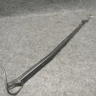 Черный рычаг стеклоочистителя со стороны водителя для Buick Regal LH 1997-2004 годов выпуска 23,5 дюйма от оригинального производителя 60567 - Изображение 1 из 4