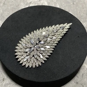 VINTAGE Brutalist Comet Brooch Silver Tone Leaf Retro Lapel Kitsch Pretty SPHINX - Picture 1 of 8